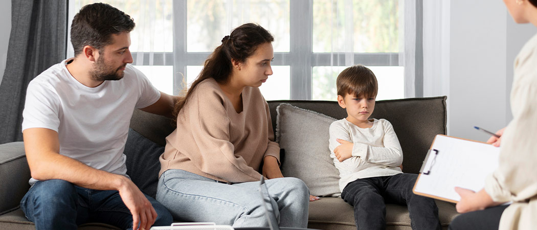 Parent and teenager in a counseling session in Gurgaon